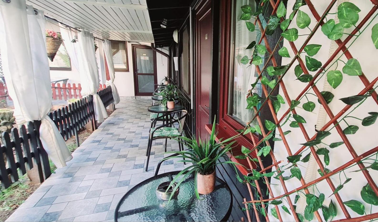 Pensiunea Red Rose Apartments Timisoara Exterior foto